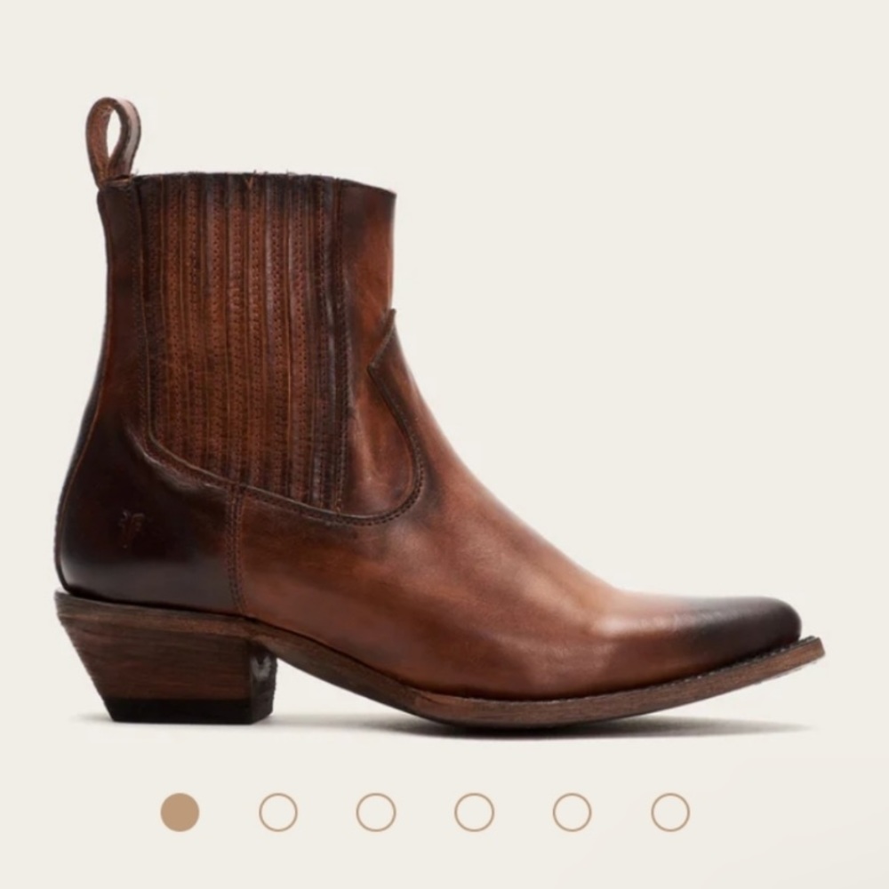 Round Toe Frye Sacha Chelsea Boot in Deep Brown Size 8